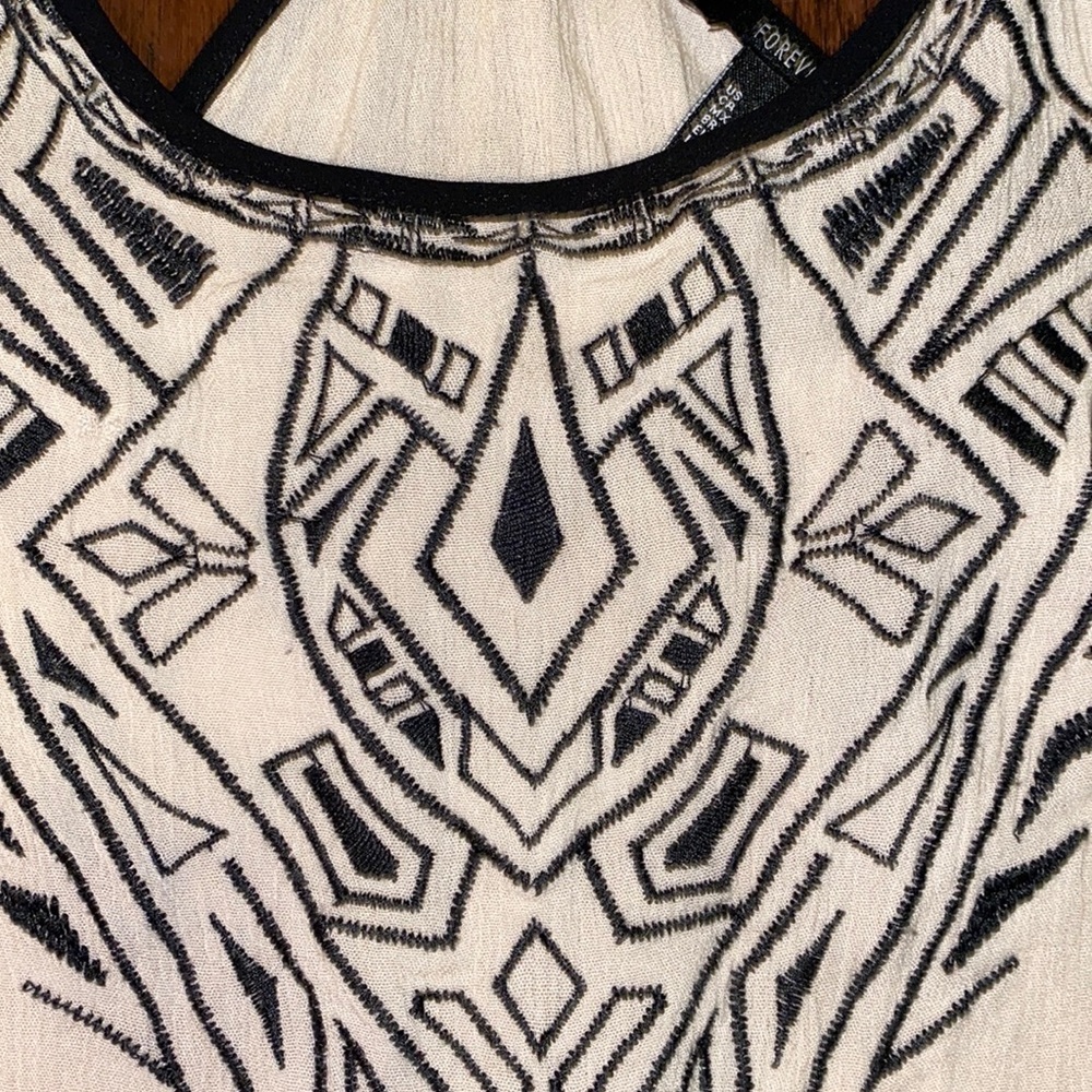 Forever 21 black embroidered tank top cream white shirt sleeveless size: Small - Picture 2 of 6